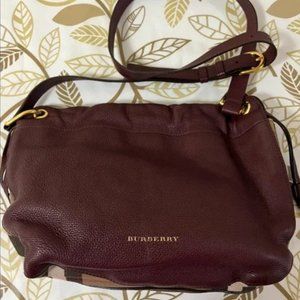 Like new Burberry bingley derby crossbody bag.
